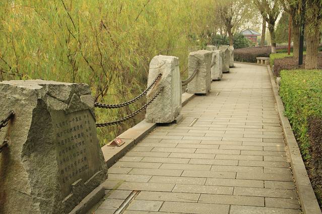 岳阳火车站-站前广场