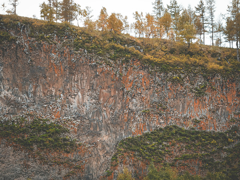 山水岩壁画旅游景点图片