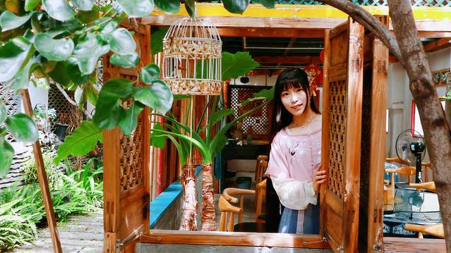 谷子地牦牛肉野生菌藏香鸡火锅