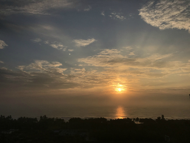 "感叹分界洲岛的魅力如此之大。早餐还不错。晚上赶到琼海市博鳌住下，打算明天上午转悠一会，去文昌玩_琼海博鳌和悦海景酒店"的评论图片