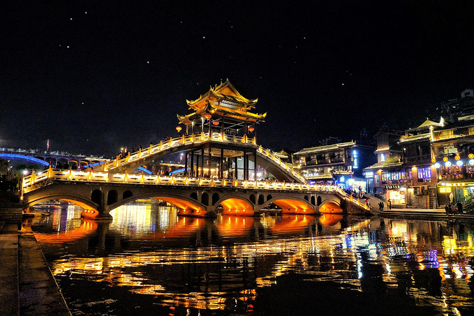 煙雨鳳凰鳳凰古城兩天一夜超美夜景