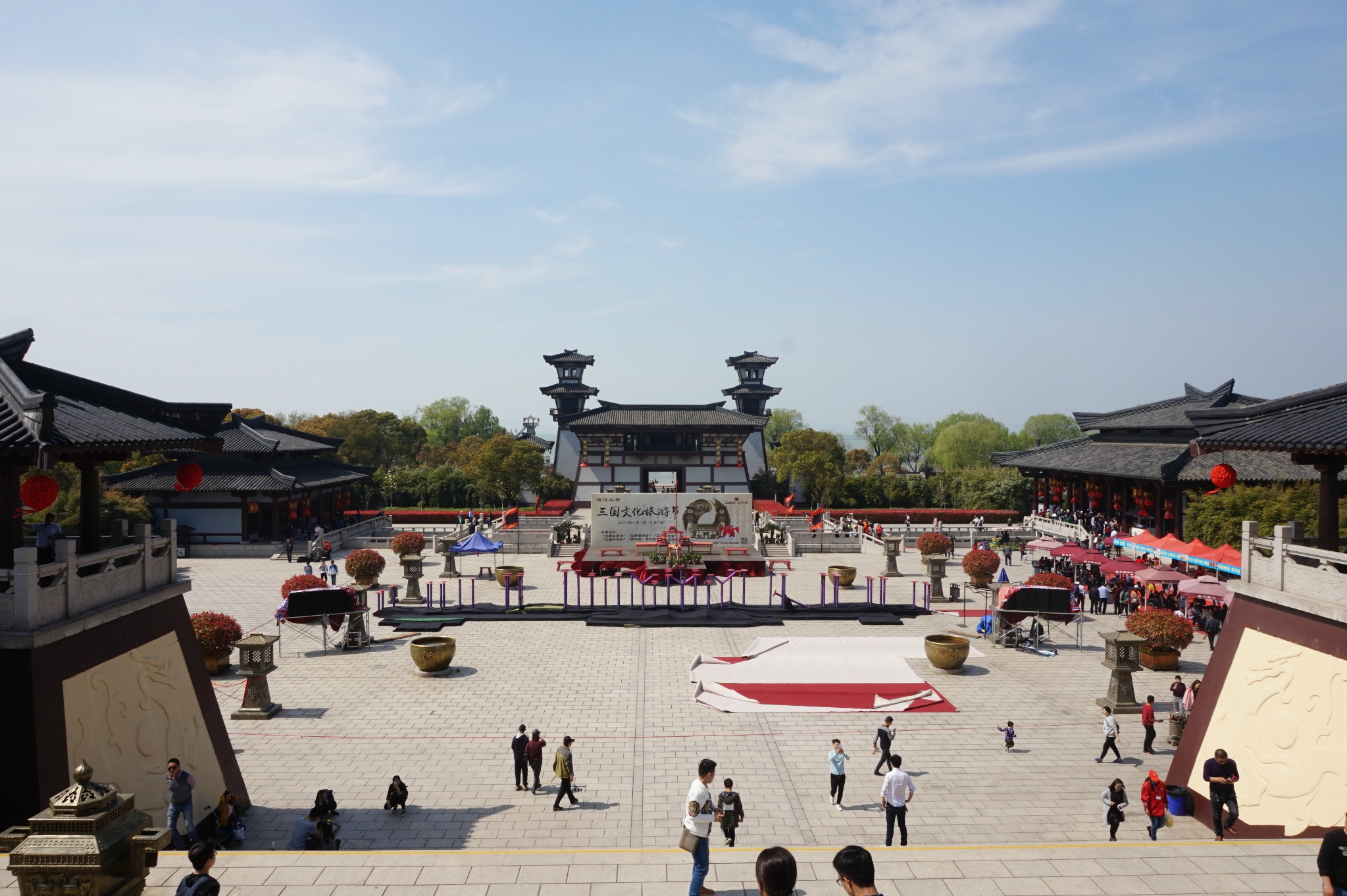 吴王宫是三国城内占地面积最大的景点也是拍摄朝堂景点的地方