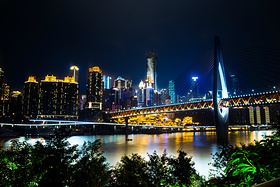 重庆：火辣孕育的山城