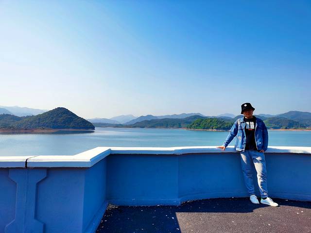 卢湖竹海旅游风景区