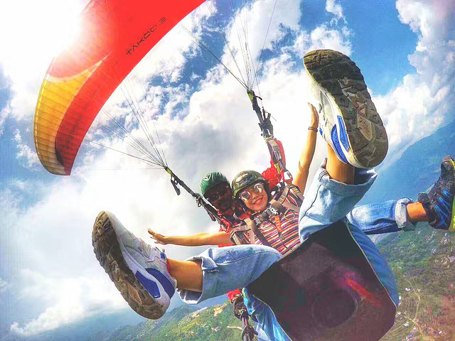 "尼泊尔滑翔伞大头公司只要有两家，一家是Paragliding滑翔伞公司，一家好像叫360滑翔伞公司_Paragliding滑翔伞公司"的评论图片