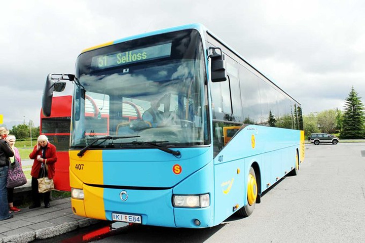 冰岛露营管理非常完备,全国露营点上百个,销售统一露营卡campingcard