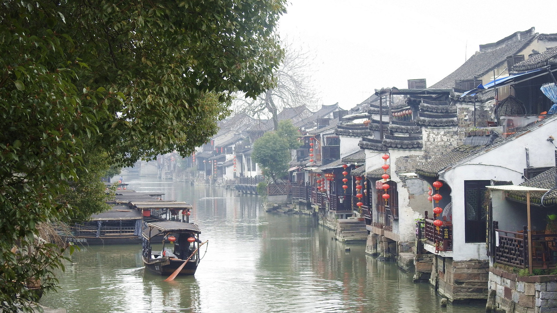 这个深秋找个古镇住上几日，远离城市的喧嚣，享受宁静！