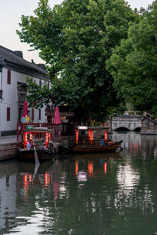 "青浦的朱家角古镇，背靠淀山湖，是上海的后花园，也是上海最好的古镇_朱家角古镇景区"的评论图片