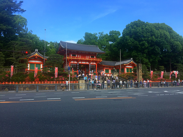 "总的来说，八坂神社一般，特别是当天早上先去了清水寺。走过二三年坂，来到了八坂神社_八坂神社"的评论图片