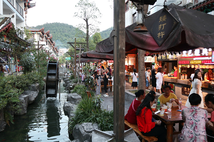 "想体验原汁原味的土家族风情,来这里绝对错不了_恩施土家女儿城