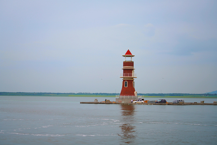 和小宏城遗址原生态的文化融入厚重的历史积淀为库伦天鹅湖注入了一分