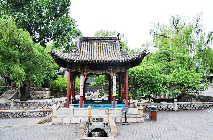 "太原市晋祠，中国现存最早的皇家园林，可以说是去太原的必打卡之地。殿内供奉着四十三尊彩塑_晋祠博物馆"的评论图片