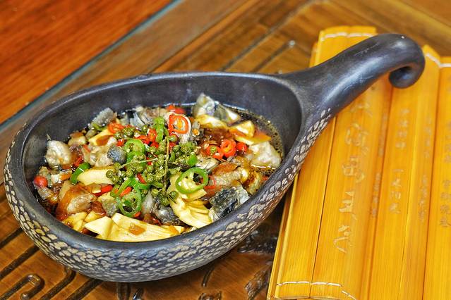 滇西王子·梦回丽江·本土特色品牌(木府白龙广场店)