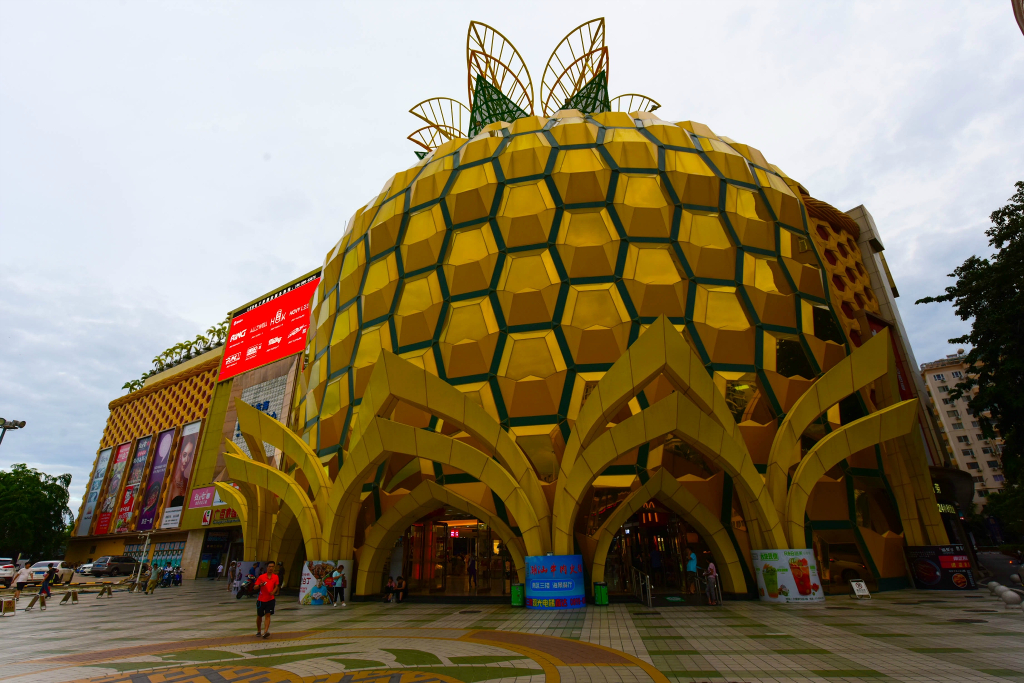 午餐218,晚餐258的价格也非常高性价比,在三亚这样的旅游城市,能吃