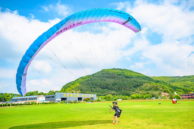 花山滑翔伞体验图片