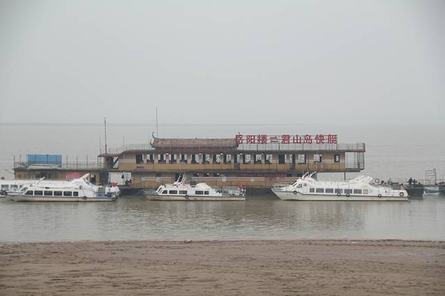 岳阳火车站-站前广场