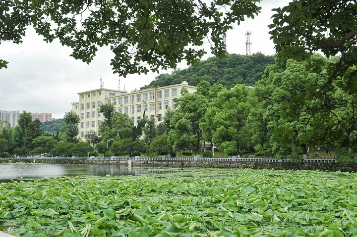 贵州理工学院贵安校区图片