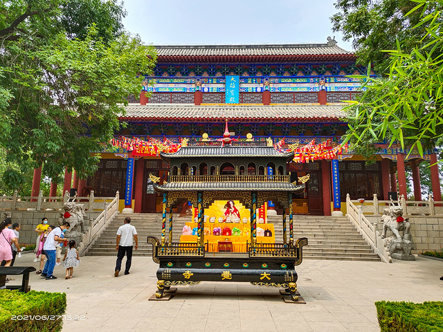 "寺内留有原大觉寺塔基遗址，供奉佛像数尊_大觉寺"的评论图片