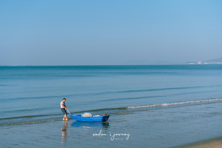 "这一段路的海边种满椰林，营造出大海、沙滩、椰林的美景，而路的另一侧则是众多的酒店、民居等等_椰梦长廊"的评论图片