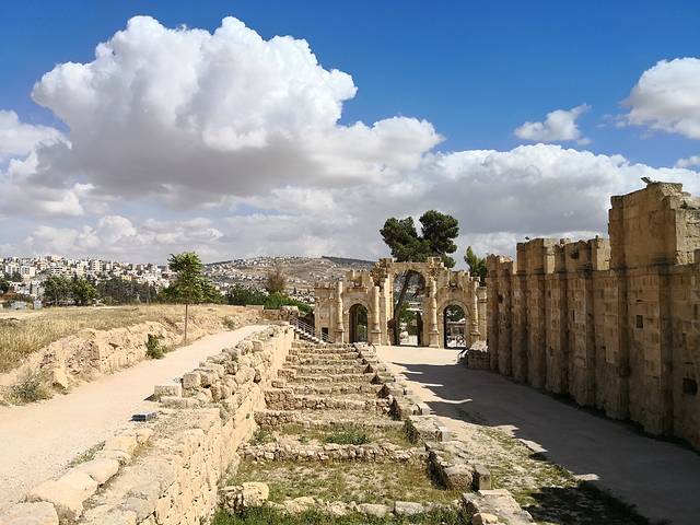 杰拉什罗马古城遗址