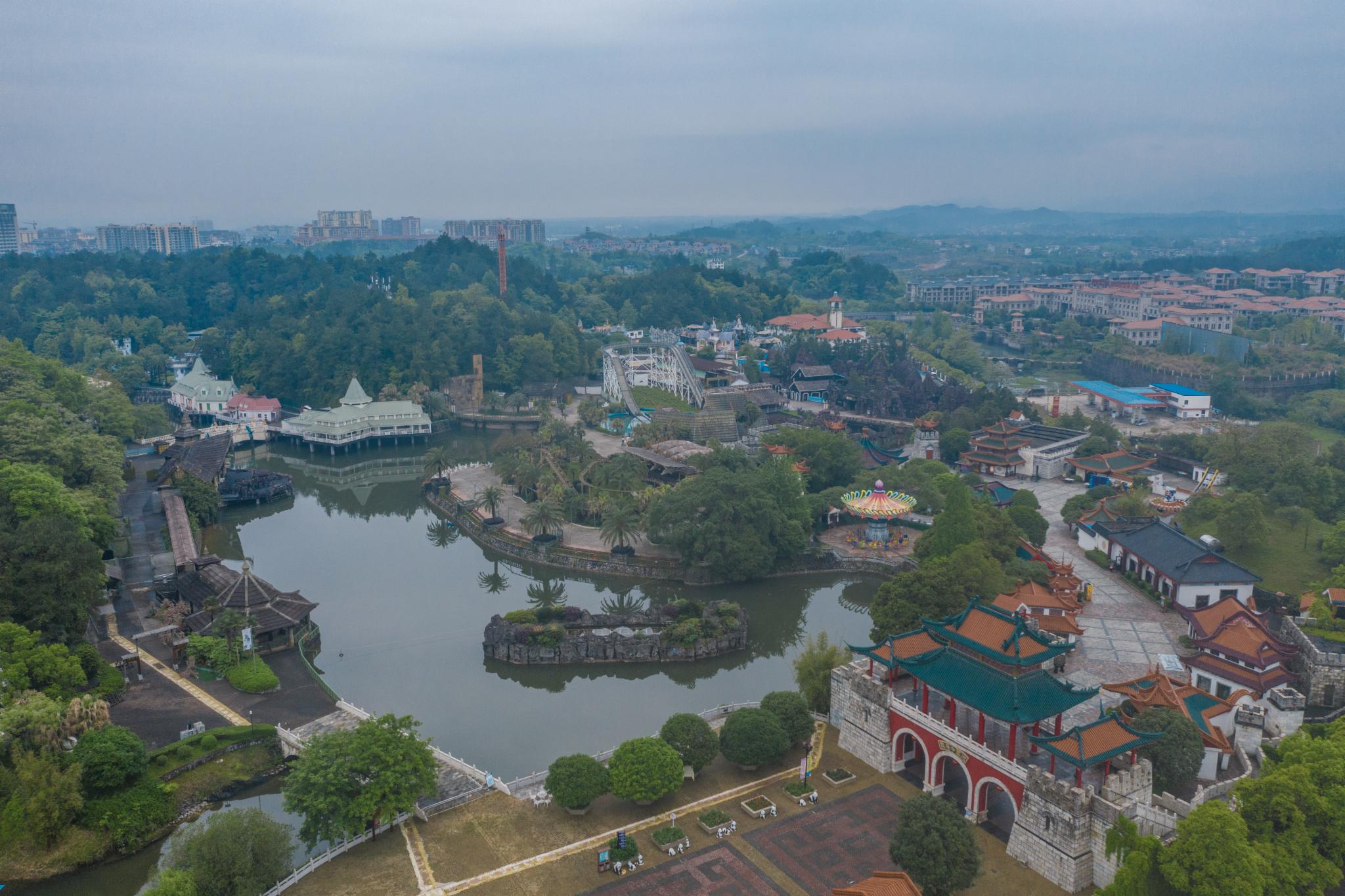 桂林乐满地度假世界包含了度假酒店主题乐园和36洞高尔夫俱乐部