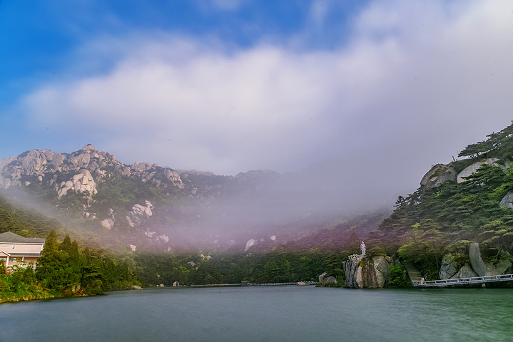 "从炼丹台上看出去的风景，天柱山西关群峰在湖畔生出新的意境_炼丹湖"的评论图片