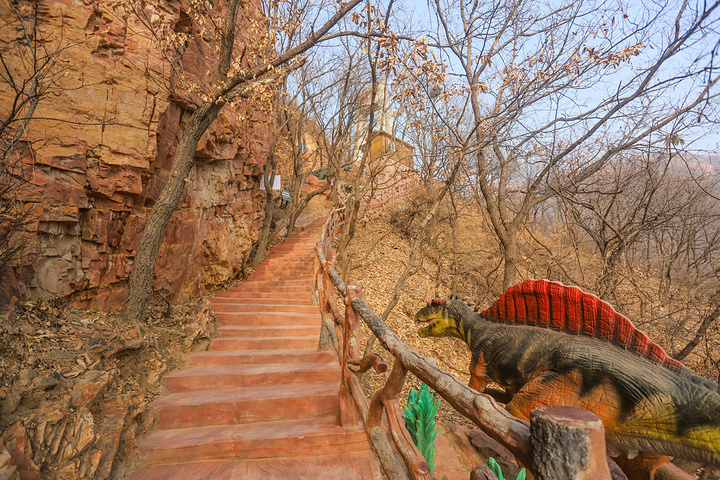 "就不得不感慨一句，伏羲山旅游区还是蛮大的，云上牧场、红石峡、伏羲山大峡谷、三泉湖等等，又各有特..._三泉湖景区"的评论图片