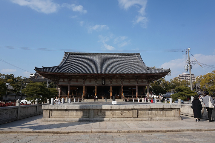 因此它也是日本最古老的官家寺院