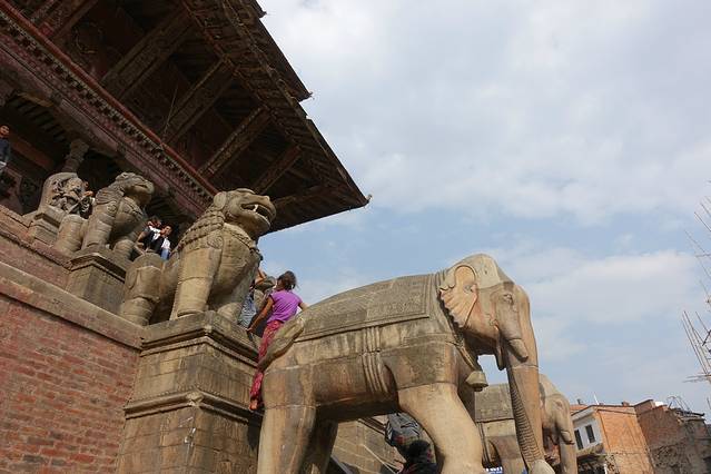 尼亚塔波拉神庙