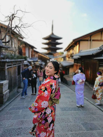 "京都一日游~京都站出来有公交车到达清水寺，下车之后还要走一段路，在这段路上就有和服的租赁店_清水寺"的评论图片