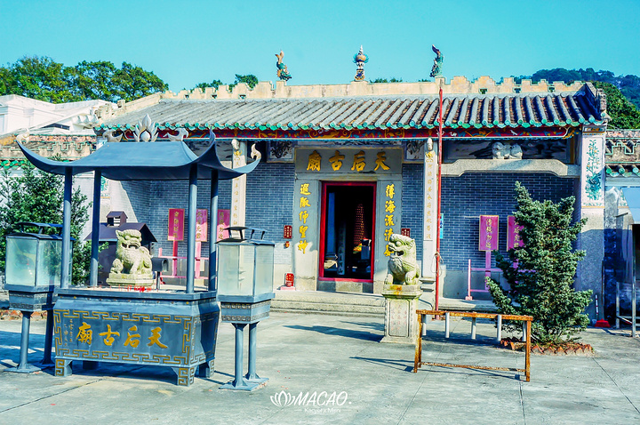 "尽管这是路环最大的一间寺庙,但依然显得无比mini_天后古庙&