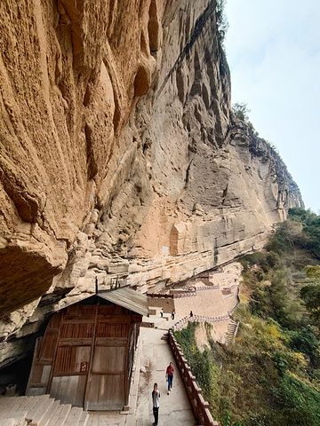 "中国独特“奇观”——古崖居，古人在洞穴里建空中楼阁，上仰悬崖，下临深渊，真是让人感叹古人的智慧_大红袍景区"的评论图片
