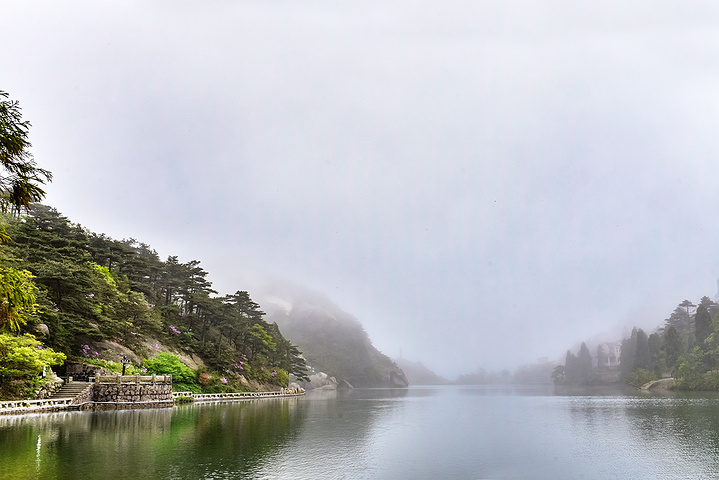 "从炼丹台上看出去的风景，天柱山西关群峰在湖畔生出新的意境_炼丹湖"的评论图片