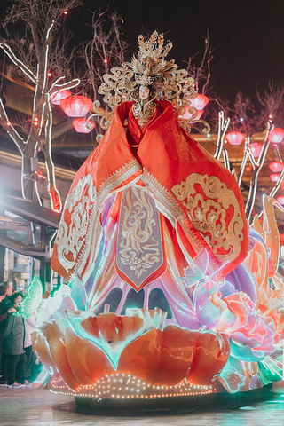 体验西安的夜生活和魅力夜景一定要打卡一下大唐不夜城在喊泉尽情的