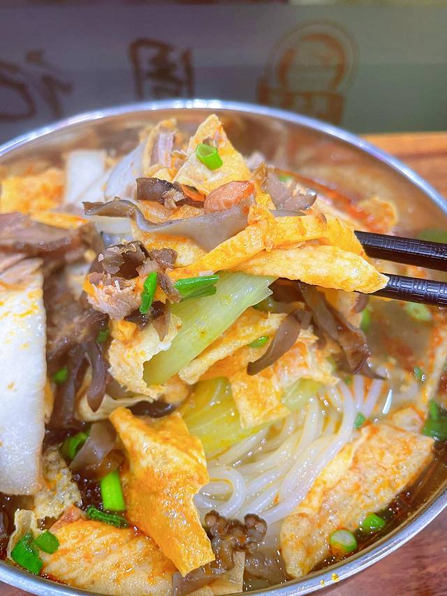 周成芝螺蛳粉(体育西店)