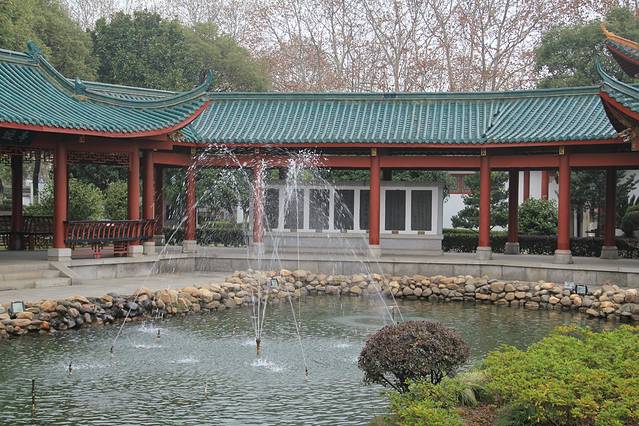 岳阳火车站-站前广场