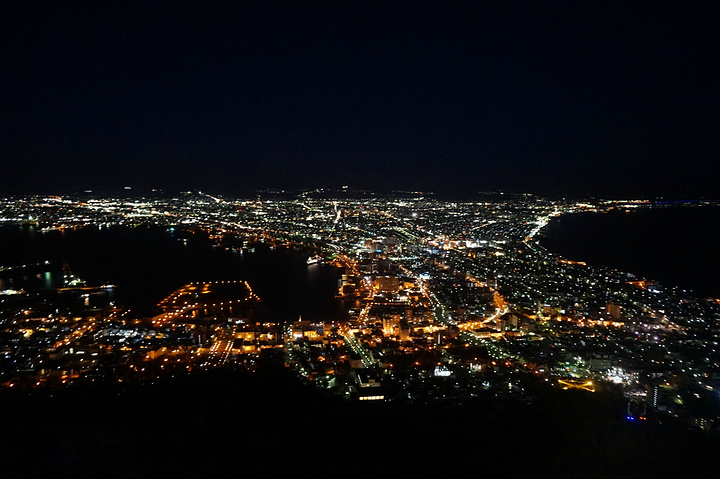 "函馆山的夜景被誉为世界三大夜景地之一，其余两处分别是香港维多利亚港和意大利那不勒斯，所以函馆山..._函馆山"的评论图片