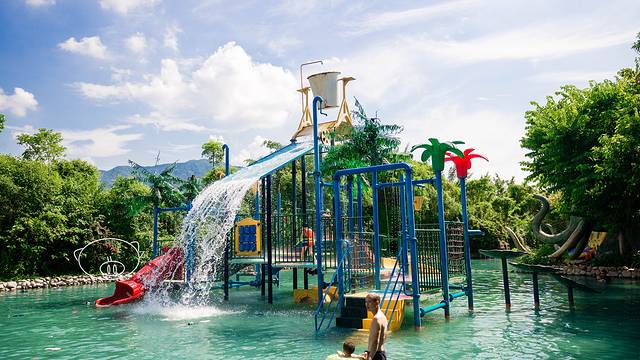 森波拉冰川水谷