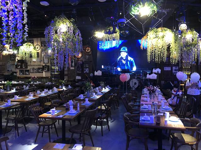 胡桃里音乐酒馆(爱琴海店)