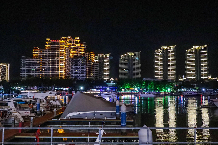 "这就是神奇的南国风情，三亚人是幸福的，有山有水有自然风光，有美食有人文有悠久的历史，怪不得每年..._三亚河"的评论图片