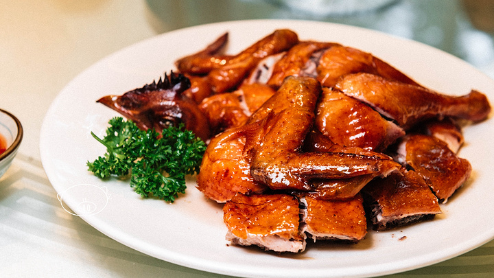 "「生焖温泉鱼」有点象是干煎，非常的香，鱼肉很入味、干身，吃着香脆；推出不少的套餐，可以选择_森波拉度假森林丛林餐厅"的评论图片