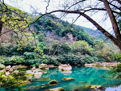 银链坠潭瀑布旅游景点攻略图