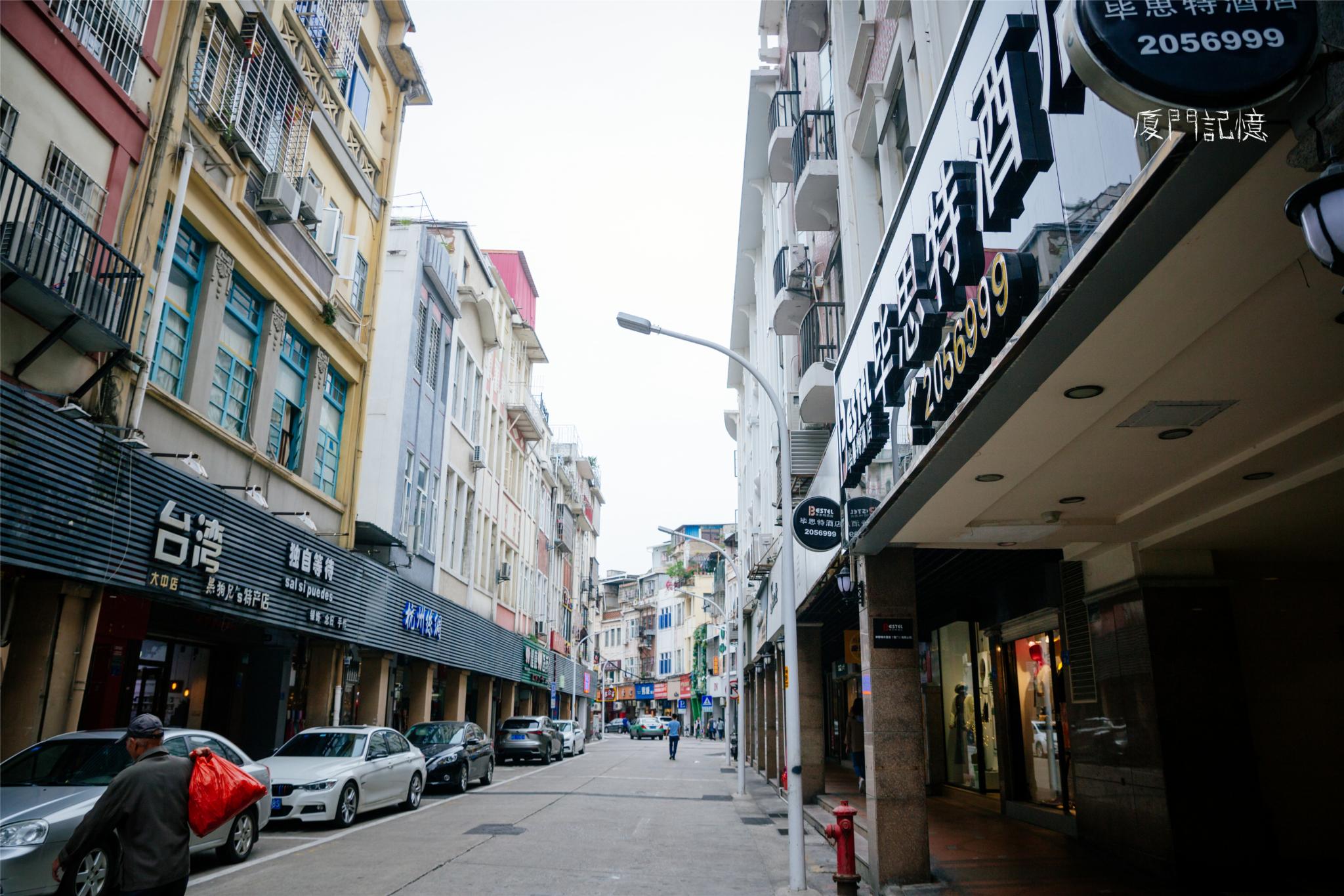 不过味道一般如果想吃比较有特色的厦门美食可以穿过局口街在小巷里有