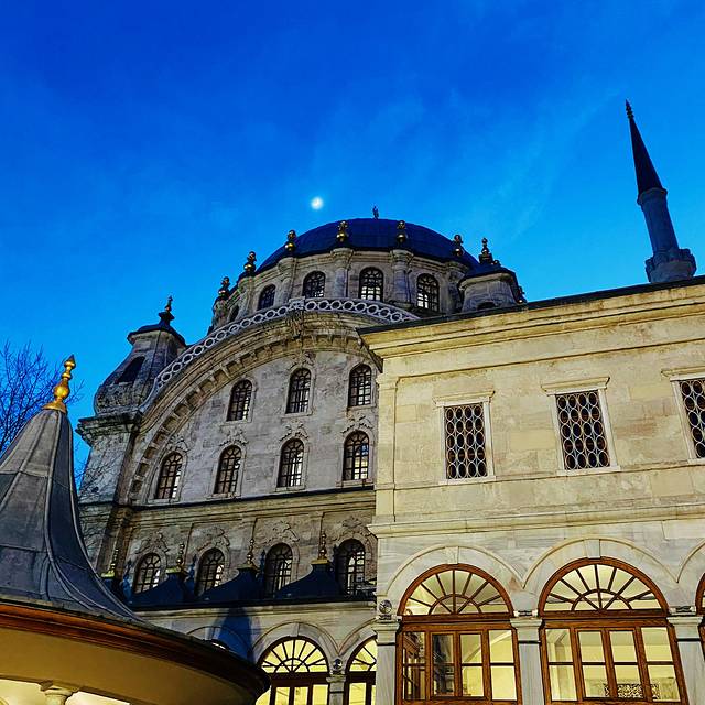 多尔玛巴赫切宫