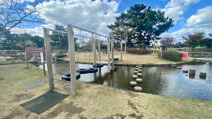 "从海之中道海滨公园有开往博多的电车，逛完了公园可以直接从这里回去_海之中道海滨公园"的评论图片