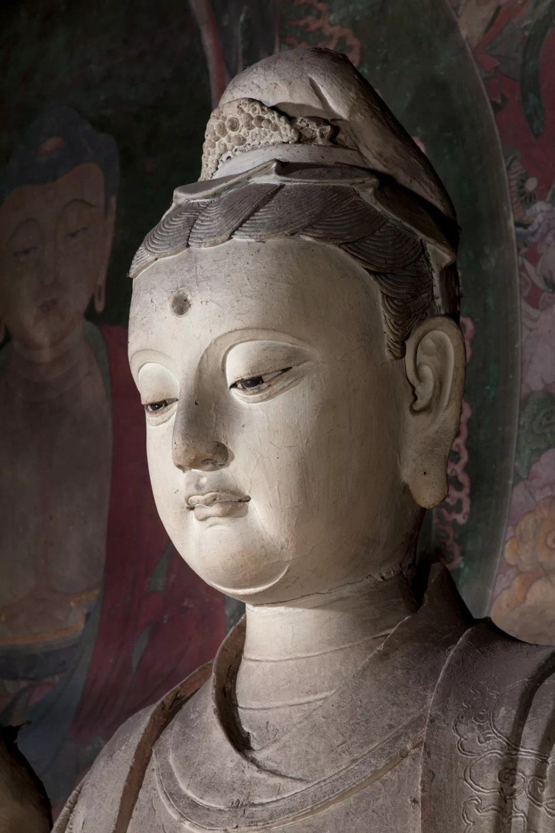 走进善化寺,其盛大的庑殿顶在冬天的阳光下,尽显磅礴气势