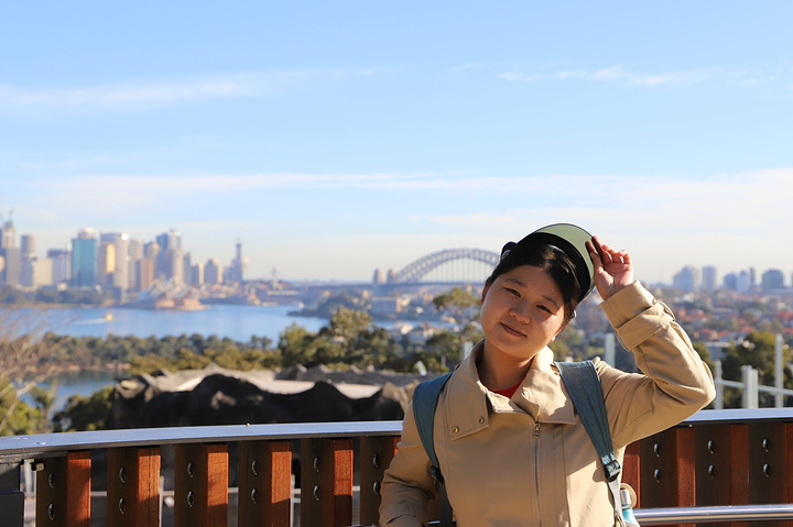 "地理位置优越，在动物园的长颈鹿园区可以眺望整个悉尼港，悉尼歌剧院、海港大桥尽入眼帘。_塔龙加动物园"的评论图片