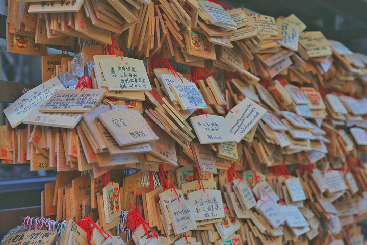 "大阪小众景点推荐-难波八坂神社💰人均消费：免费参观神社面积不大，最多半个小时也就转遍整个神社_难波神社"的评论图片