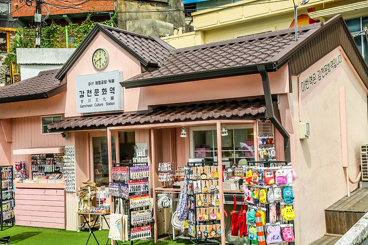 "更多的美景，还是需要你亲自过来感受。甘川文化村，现在已经成了很多文艺青年来 釜山 必打卡的景点之一_甘川文化村"的评论图片