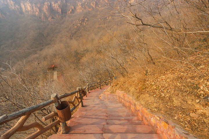 "就不得不感慨一句，伏羲山旅游区还是蛮大的，云上牧场、红石峡、伏羲山大峡谷、三泉湖等等，又各有特..._三泉湖景区"的评论图片